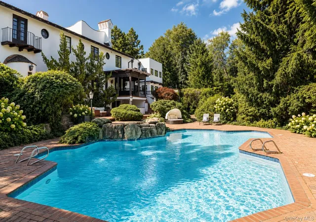 Single family home for sale at 33 Grand Park Ave, Scarsdale, NY 10583 | MLS# 1052385