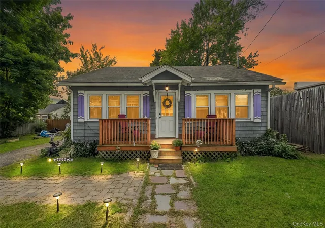 Single family home for sale at 15 Elm St, Warwick (Town), NY 10925 | MLS# 1052521