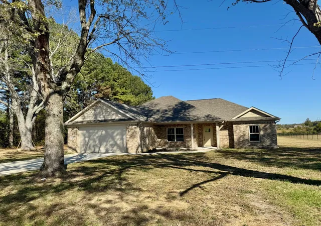 Photo 1 of Sale Pending at 8369 State Line Rd, Taft, TN 38488 | MLS# 2802784 | Listing updated on 2026-09-17
