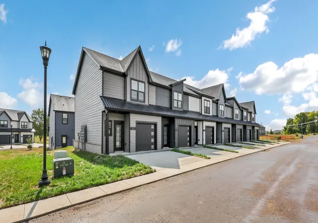 Photo 3 of Townhouse for sale at 1304 Jonathan Wade Cir #1304, Clarksville, TN 37043 | MLS# 3000182 | Listing updated on 2026-09-16