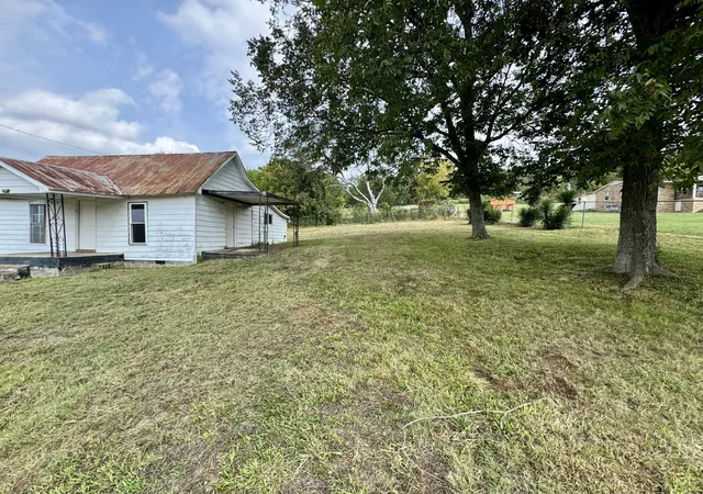 Photo 3 of Single family home for sale at 6343 Elkton Pike, Prospect, TN 38477 | MLS# 3000419 | Listing updated on 2026-09-09