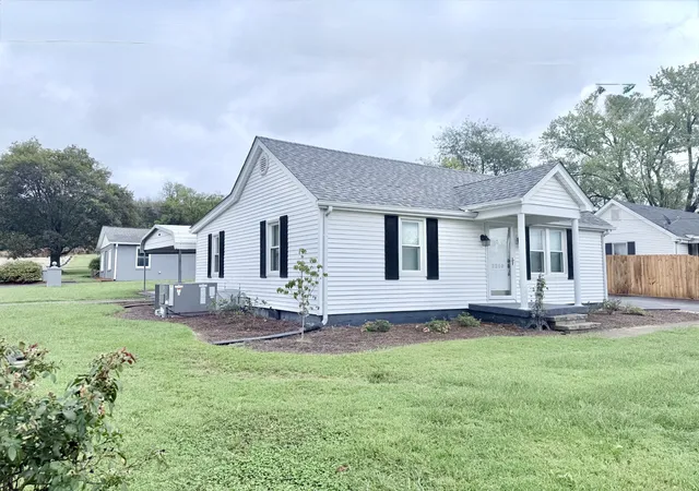 Photo 1 of Single family home for sale at 2210 Princeton Rd, Hopkinsville, KY 42240 | MLS# 3013739 | Listing updated on 2026-09-17