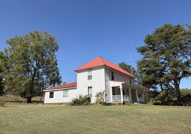 Photo 1 of Single family home for sale at 611 Tumbling Crk Rd, Mc Kenzie, TN 38201 | MLS# 3047338 | Listing updated on 2026-09-17