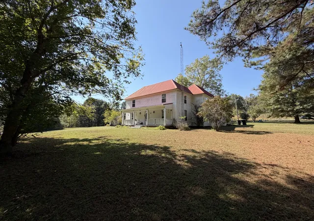 Photo 3 of Single family home for sale at 611 Tumbling Crk Rd, Mc Kenzie, TN 38201 | MLS# 3047338 | Listing updated on 2026-09-17