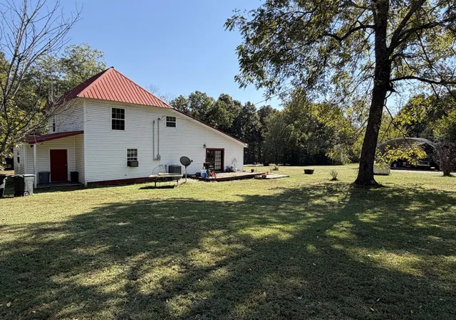 Photo 4 of Single family home for sale at 611 Tumbling Crk Rd, Mc Kenzie, TN 38201 | MLS# 3047338 | Listing updated on 2026-09-17