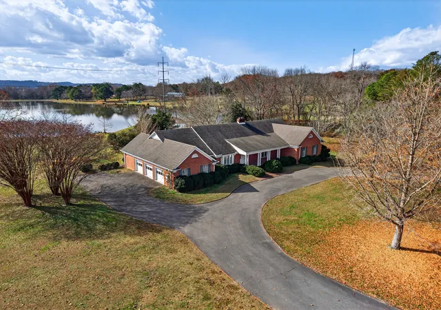 Photo 1 of Single family home for sale at 51 Timberlake Dr, Fayetteville, TN 37334 | MLS# 3049145 | Listing updated on 2026-09-16
