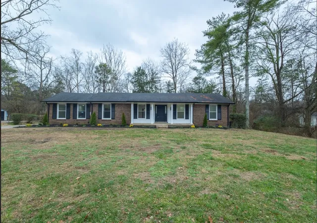 Photo 2 of Single family home for sale at 1109 Howell Dr, Franklin, TN 37069 | MLS# 3056962 | Listing updated on 2026-09-09