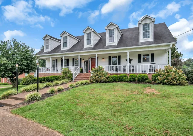 Photo 2 of Single family home for sale at 2712 Long Holw Pike, Hendersonville, TN 37075 | MLS# 3059482 | Listing updated on 2026-10-06