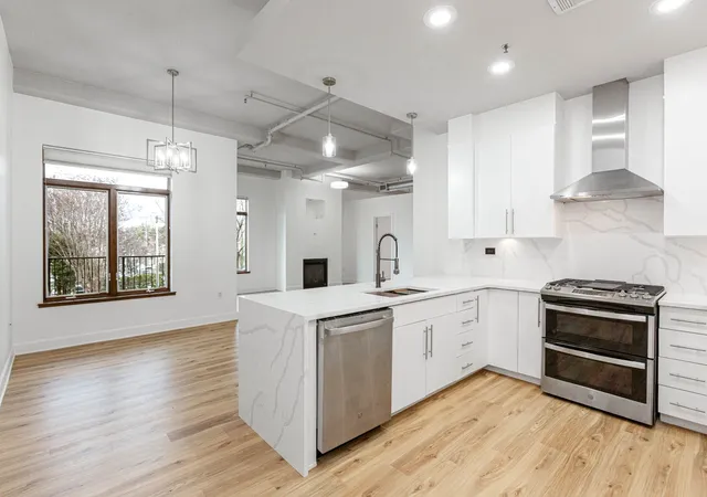 Listing Photo 4 - Condo for sale in building located at 117 30Th Ave N, Nashville, TN 37203 - Unit #304
