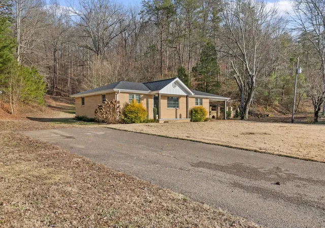 Photo 2 of Single family home for sale at 5685 County Rd 14, Waterloo, AL 35677 | MLS# 3097486 | Listing updated on 2026-09-16