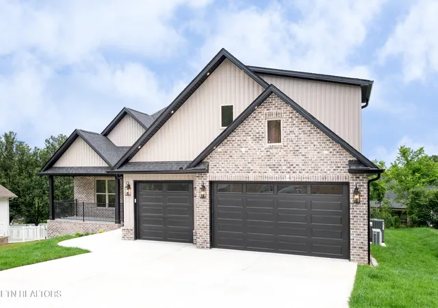 Photo 2 of Single family home for sale at 269 Ootsima Way, Loudon, TN 37774 | MLS# 3544525 | Listing updated on 2026-09-30