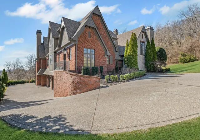Photo 3 of Single family home for sale at 513 Legends Ridge Ct, Franklin, TN 37069 | MLS# 3122852 | Listing updated on 2026-09-16