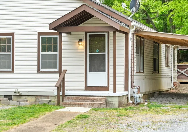 Photo 2 of Multi family home for sale at 814 Gracey Ave, Clarksville, TN 37040 | MLS# 3123920 | Listing updated on 2026-09-16