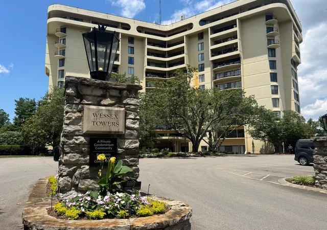 Photo 2 of Sale Pending at 6666 Brookmont Ter #208, Nashville, TN 37205 | MLS# 3133193 | Listing updated on 2026-09-17