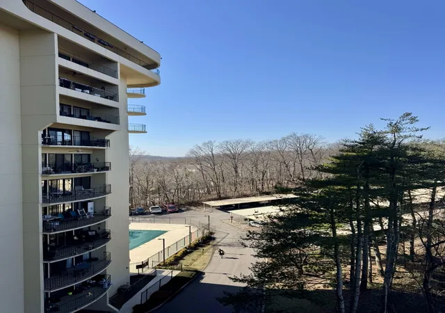 Photo 3 of Sale Pending at 6666 Brookmont Ter #208, Nashville, TN 37205 | MLS# 3133193 | Listing updated on 2026-09-17