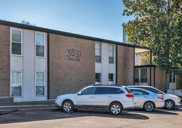 Photo 2 of Condo for sale at 3831 W End Ave #32, Nashville, TN 37205 | MLS# 3133558 | Listing updated on 2026-09-16
