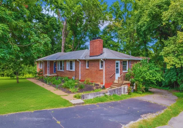 Photo 3 of Single family home for sale at 1008 Downey Dr, Nashville, TN 37205 | MLS# 3152627 | Listing updated on 2026-09-16