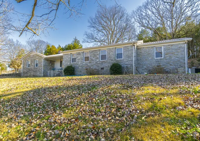 Photo 1 of Single family home for sale at 267 Shelbyville Hwy, Fayetteville, TN 37334 | MLS# 3507979 | Listing updated on 2026-10-09
