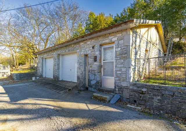 Photo 4 of Single family home for sale at 267 Shelbyville Hwy, Fayetteville, TN 37334 | MLS# 3507979 | Listing updated on 2026-10-09