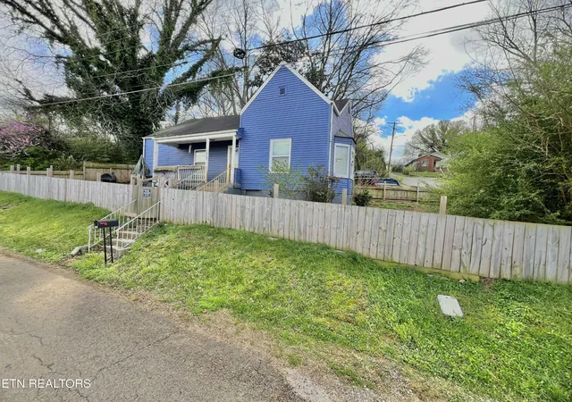 Single family home for sale at 1900 Victoria Ave, Knoxville, TN 37915 | MLS# 3593047