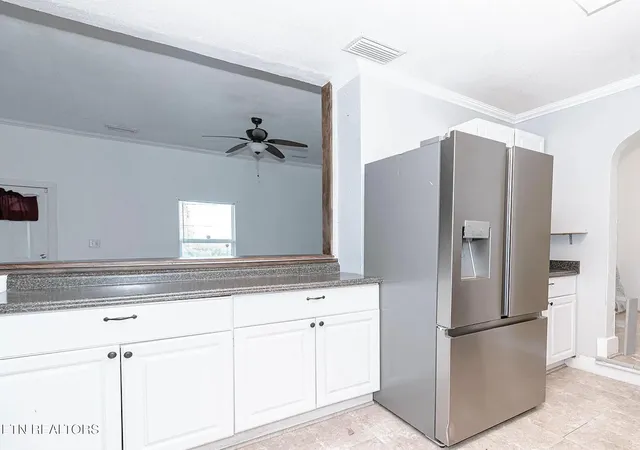 Photo 2 of Single family home for sale at 1900 Victoria Ave, Knoxville, TN 37915 | MLS# 3593047 | Listing updated on 2026-09-17