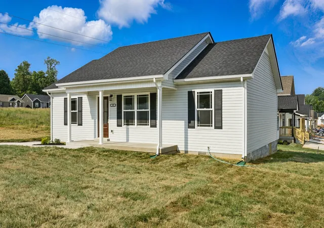 Photo 3 of Single family home for sale at 1178 Tybee Dr, Clarksville, TN 37042 | MLS# 3155498 | Listing updated on 2026-09-17