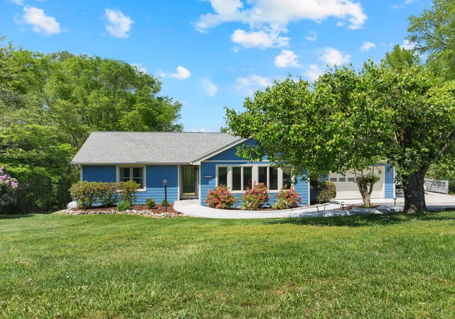 Photo 2 of Single family home for sale at 1576 Damron Rd, Estill Springs, TN 37330 | MLS# 3168324 | Listing updated on 2026-09-16