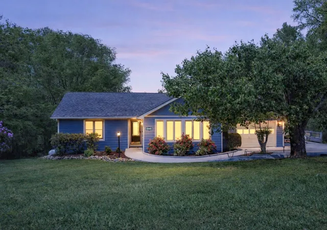 Photo 3 of Single family home for sale at 1576 Damron Rd, Estill Springs, TN 37330 | MLS# 3168324 | Listing updated on 2026-09-16