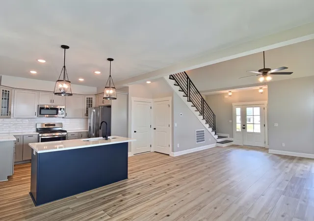 Photo 3 of Single family home for sale at 213 Harvest Moon Dr, Clarksville, TN 37043 | MLS# 3167001 | Listing updated on 2026-09-17