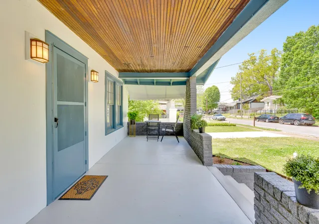 Photo 2 of Single family home for sale at 2422 Vine Street Street, Chattanooga, TN 37404 | MLS# 3518824 | Listing updated on 2026-09-11