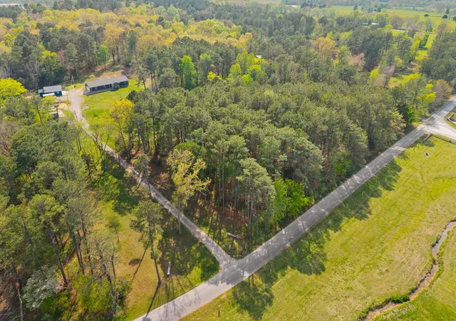 Photo 1 of Single family home for sale at 1549 Trace Crk Rd, Mc Ewen, TN 37101 | MLS# 3175919 | Listing updated on 2026-09-17