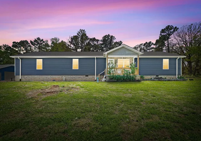 Photo 2 of Single family home for sale at 1549 Trace Crk Rd, Mc Ewen, TN 37101 | MLS# 3175919 | Listing updated on 2026-09-17