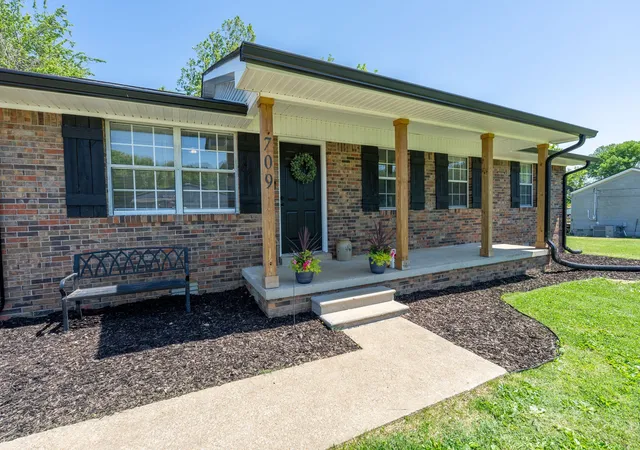 Photo 2 of Sale Pending at 709 Windsor Ave, Lawrenceburg, TN 38464 | MLS# 3180498 | Listing updated on 2026-09-17