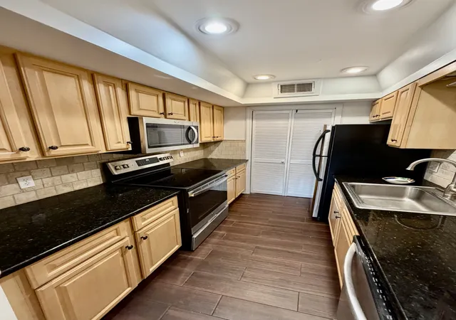 Photo 3 of Condo for sale at 5025 Hillsboro Pike #15P, Nashville, TN 37215 | MLS# 3179684 | Listing updated on 2026-09-26
