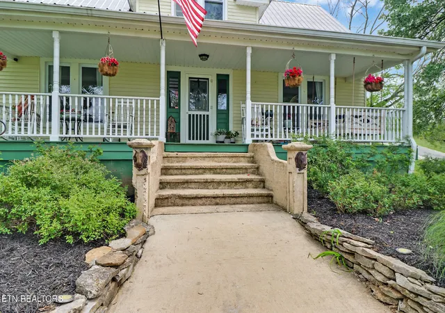 Photo 2 of Single family home for sale at 9988 Upper E Valley Rd, Pikeville, TN 37367 | MLS# 3181032 | Listing updated on 2026-09-17
