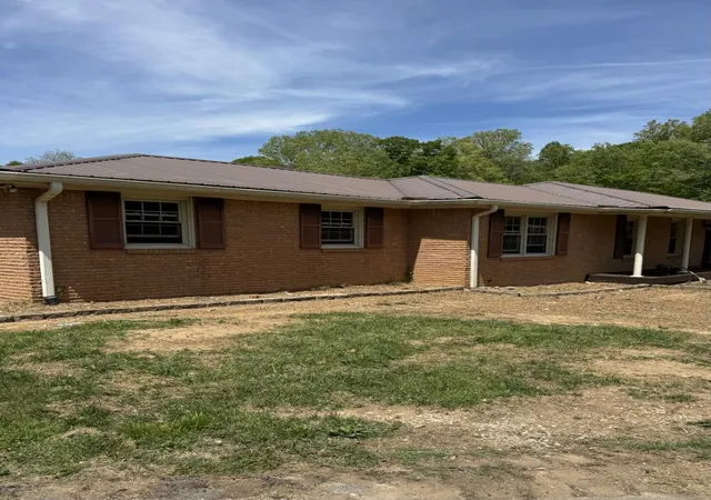 Photo 2 of Single family home for sale at 120 Brentwood Dr, Dickson, TN 37055 | MLS# 3189677 | Listing updated on 2026-09-17
