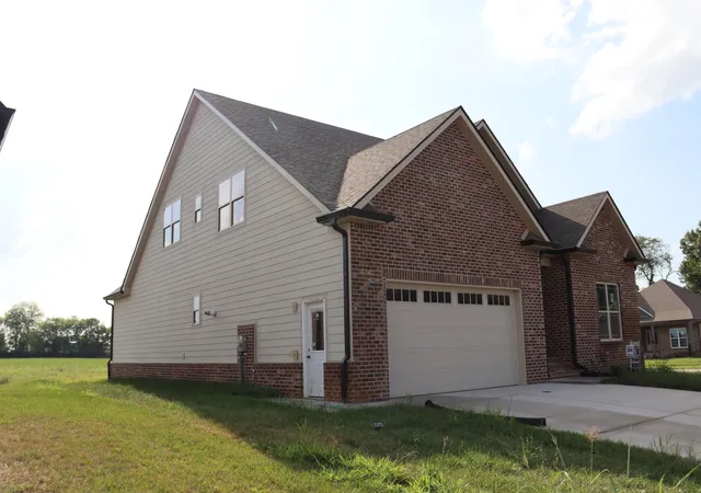 Photo 3 of Single family home for sale at 201 Harvest Moon Dr, Clarksville, TN 37043 | MLS# 3186109 | Listing updated on 2026-09-21