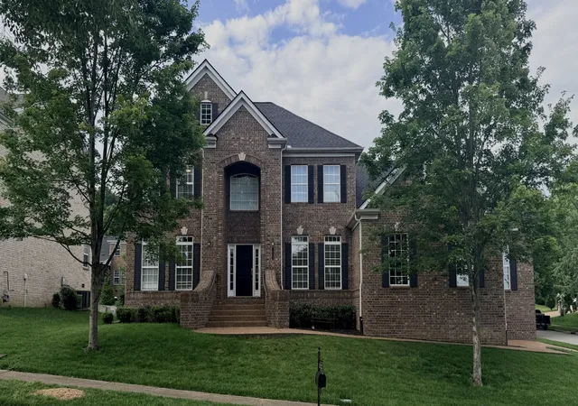 Photo 2 of Single family home for sale at 1412 Leeds Dr E, Franklin, TN 37067 | MLS# 3186329 | Listing updated on 2026-09-16