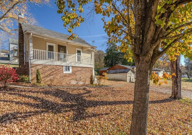 Photo 3 of Single family home for sale at 709 Westover Dr SW, Cleveland, TN 37311 | MLS# 3223379 | Listing updated on 2026-09-17