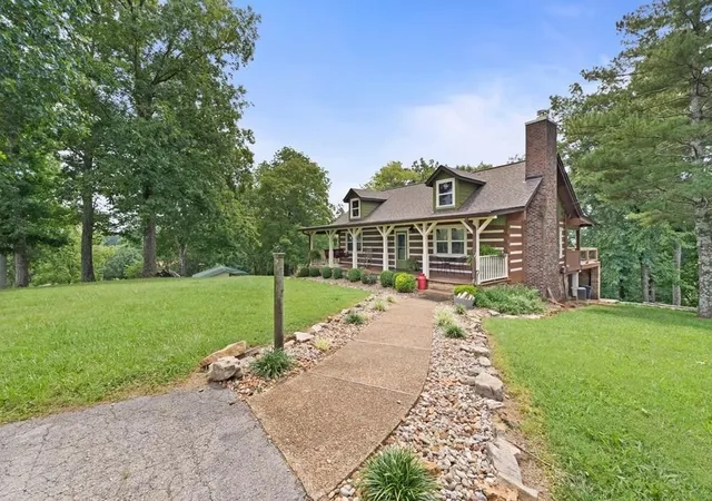 Photo 3 of Single family home for sale at 200 Duke Ln, Livingston, TN 38570 | MLS# 3200305 | Listing updated on 2026-09-24