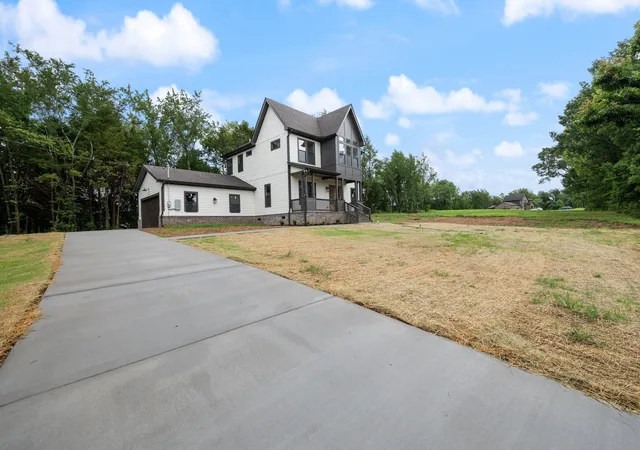 Photo 2 of Single family home for sale at 2731 Cave Springs Rd, Springfield, TN 37172 | MLS# 3214072 | Listing updated on 2026-09-22