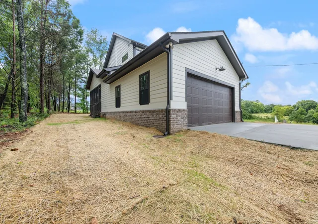 Photo 3 of Single family home for sale at 2731 Cave Springs Rd, Springfield, TN 37172 | MLS# 3214072 | Listing updated on 2026-09-22