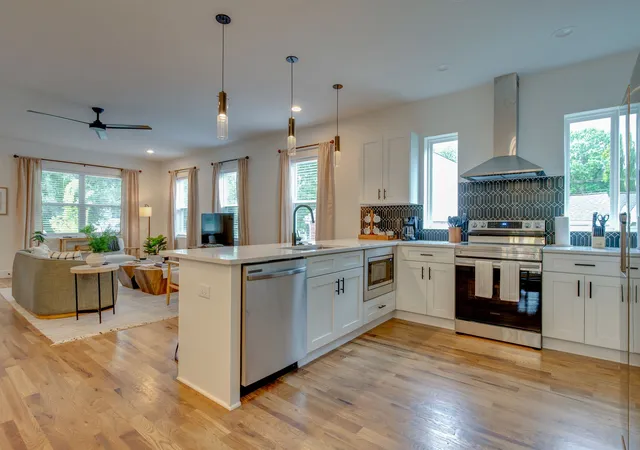Photo 4 of Single family home for sale at 406 Myrtle St, Nashville, TN 37206 | MLS# 3213630 | Listing updated on 2026-09-16