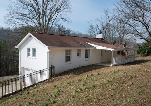 Photo 2 of Single family home for sale at 3116 Tyree Springs Rd, Hendersonville, TN 37075 | MLS# 3214190 | Listing updated on 2026-09-16