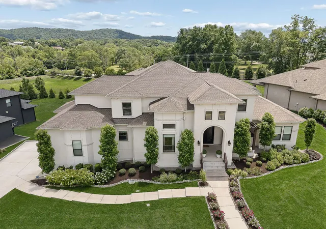Photo 2 of Mansion for sale at 6004 Lookaway Cir, Franklin, TN 37067 | MLS# 3246131 | Listing updated on 2026-09-16