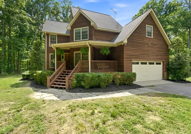Single family home for sale at 957 Ford Rd, White Bluff, TN 37187 | MLS# 3215208