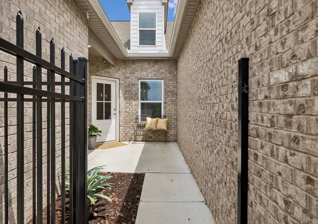 Photo 4 of Single family home for sale at 2330 Laurelstone Dr, Murfreesboro, TN 37130 | MLS# 3220651 | Listing updated on 2026-09-09