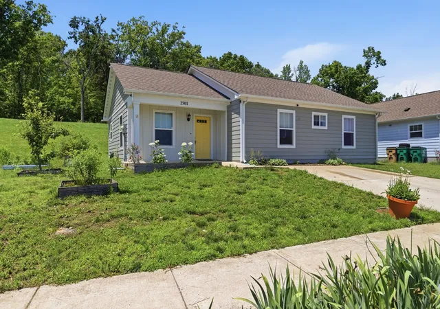 Photo 2 of Single family home for sale at 2501 Vista Ln, Nashville, TN 37207 | MLS# 3230148 | Listing updated on 2026-09-16