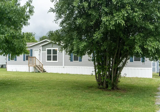 Photo 3 of Manufactured home for sale at 190 Pomona Ct, Crossville, TN 38571 | MLS# 3220197 | Listing updated on 2026-09-17