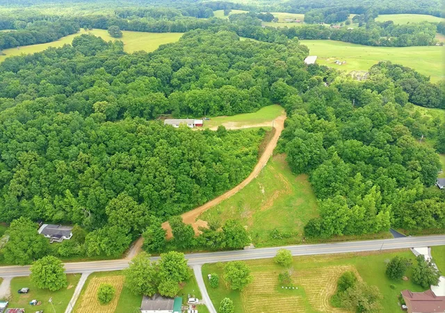 Photo 3 of Manufactured home for sale at 17627 Campbellsville Rd, Lynnville, TN 38472 | MLS# 3242851 | Listing updated on 2026-09-16
